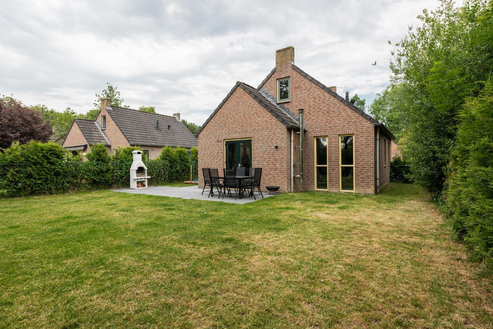 Het Huys Ewijk Mooi Luxe En Een Laadpaal Экстерьер фото